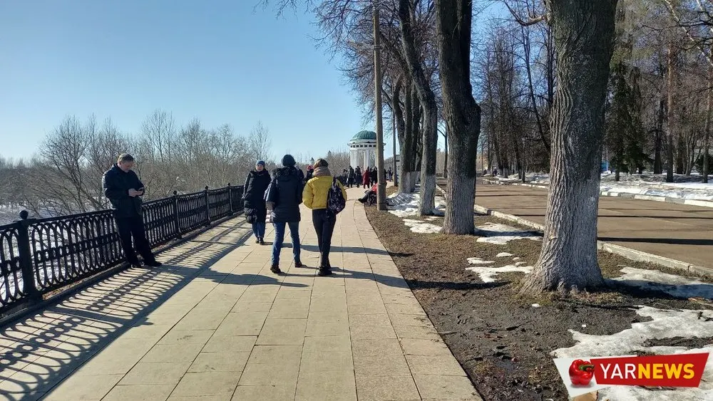 В Ярославле поменяют плитку на верхнем ярусе Волжской набережной
