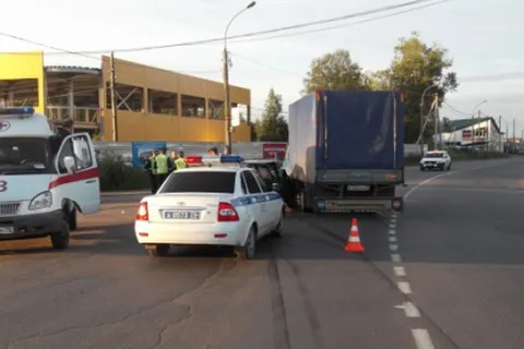 Утром в Рыбинске «ВАЗ 2109» влетел под грузовую «Газель»