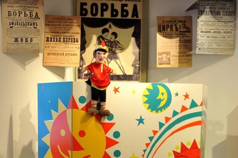 В музее-заповеднике Ярославля работает выставка «ЯрмаНка». Фоторепортаж