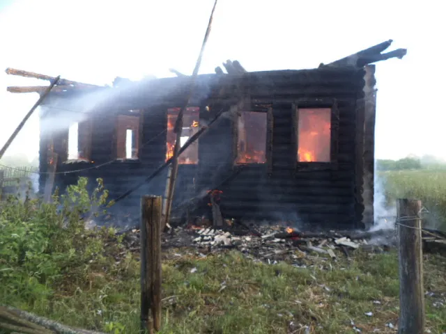 Ночью в Ярославской области сгорел частный дом