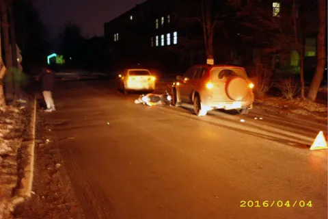 В Ярославле 17-летний скутерист столкнулся с двумя автомобилями