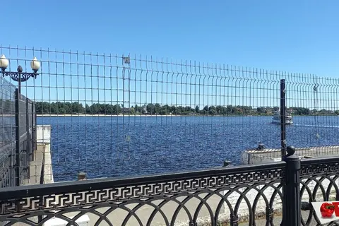 Лицо Ярославля: туристов, приплывающих на теплоходах, встречает помойка