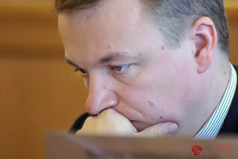 Шестнадцать грустных мгновений из жизни депутатов муниципалитета Ярославля. С фото