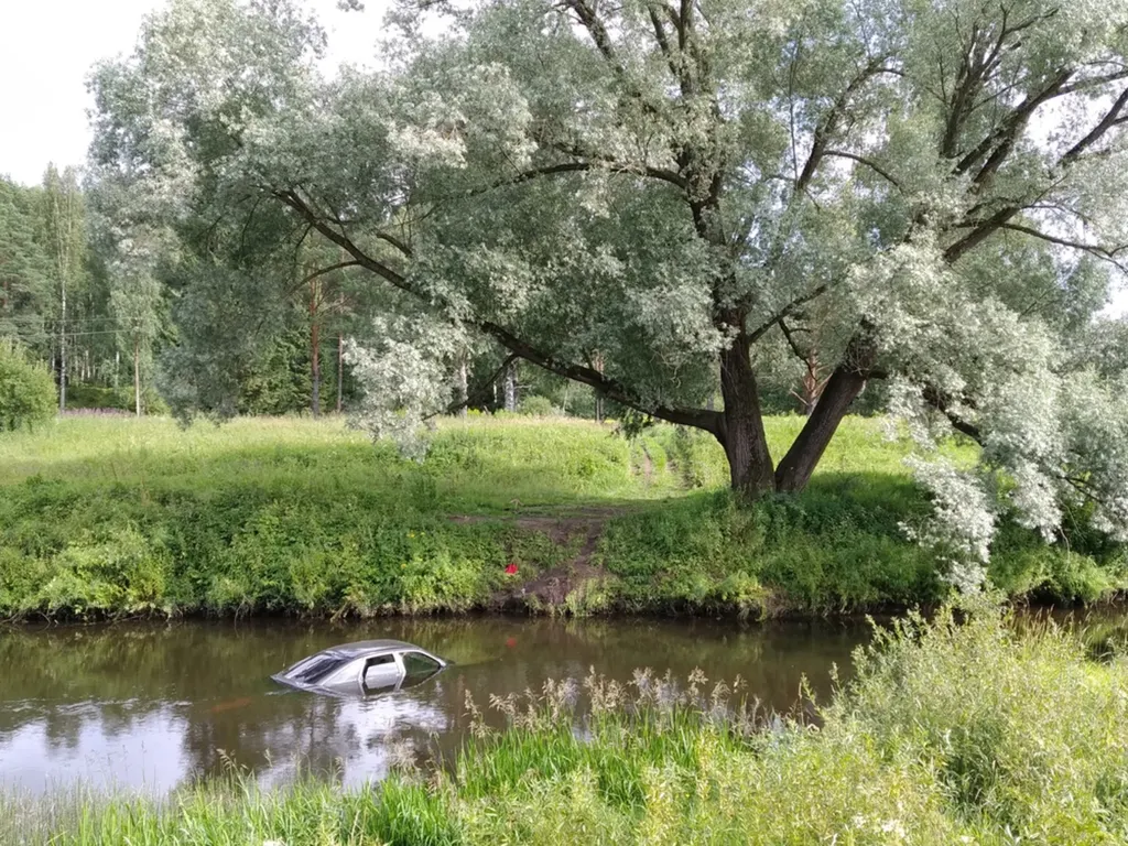 В Рыбинске обнаружен водоплавающий автомобиль
