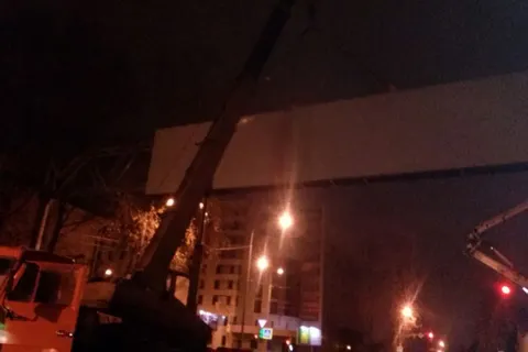 В Ярославле демонтирована последняя незаконно установленная рекламная конструкция арочного типа