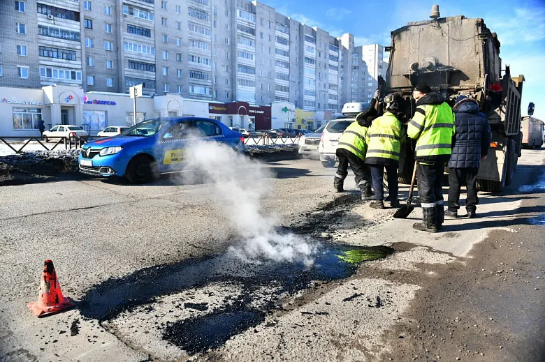 В Ярославле определили подрядчика по летнему ямочному ремонту