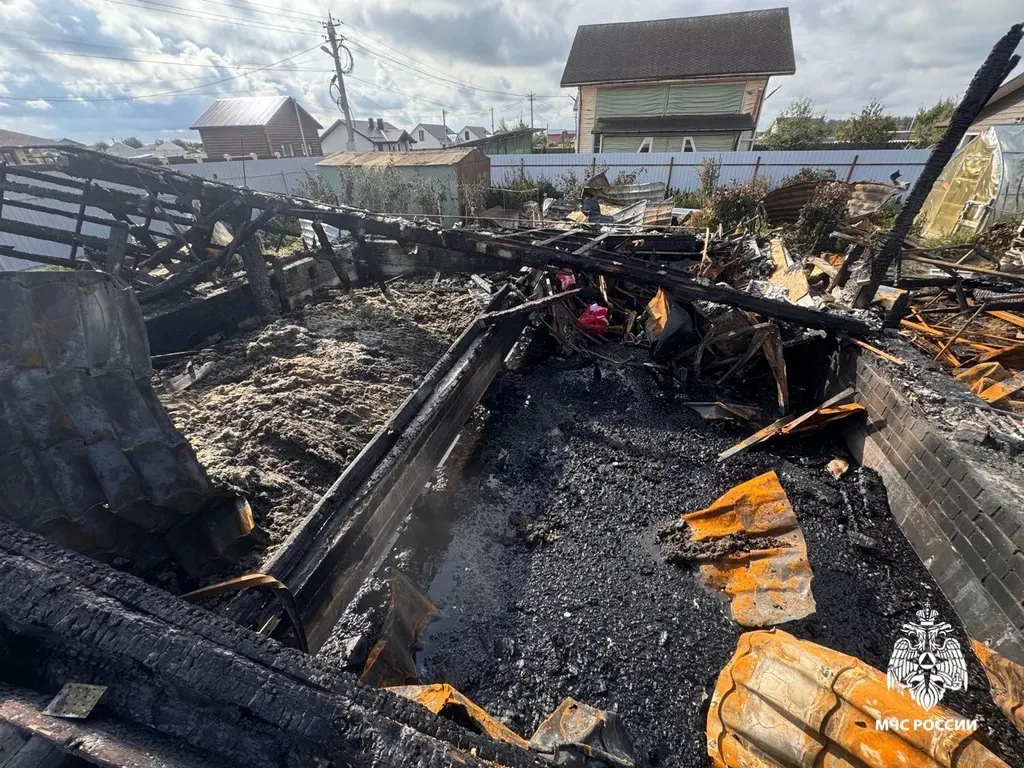 Под Ярославлем сгорело частное подворье