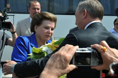 В Ярославле в честь 50-летия полета Валентины Терешковой появилась аллея космонавтов. Фоторепортаж