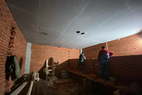 В Ярославле детская поликлиника на улице Попова построена почти наполовину