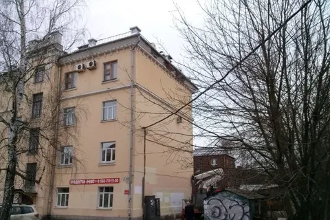 В Ярославле с фасадов домов демонтировали 5 рекламных конструкций