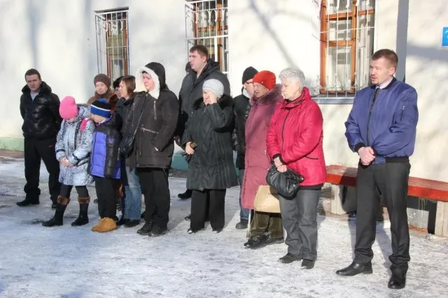 Жители пострадавшего от взрыва дома в Ярославле встретились со спасателями