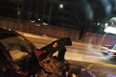 В Ярославле иномарка протаранила рейсовый автобус