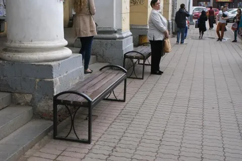 В Ярославле благоустраивают остановки общественного транспорта