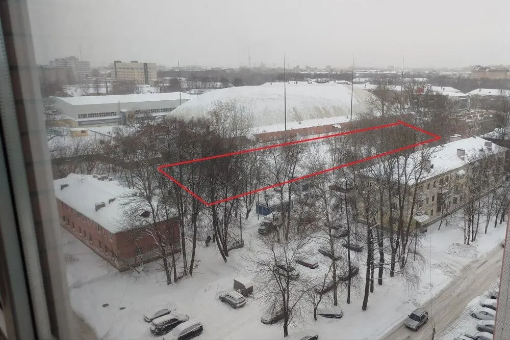 Застройщик 18-тиэтажки не пришел к рассерженным жителям Пятерки