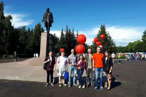 В Ростове Великом агитаторам Навального выделили место на рынке