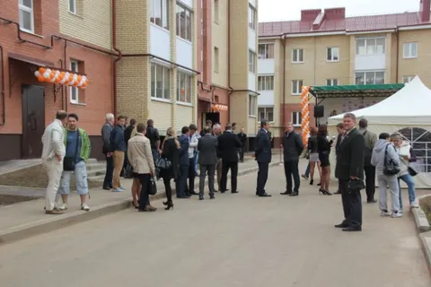 Депутаты муниципалитета Ярославля поздравили новоселов