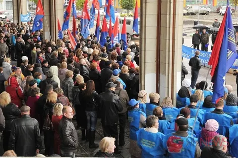 Митинг профсоюзов прошел в Ярославля для галочки. Фоторепортаж