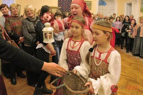 В Ярославле открылась выставка «А ты носи платье, да не снашивай». Фоторепортаж
