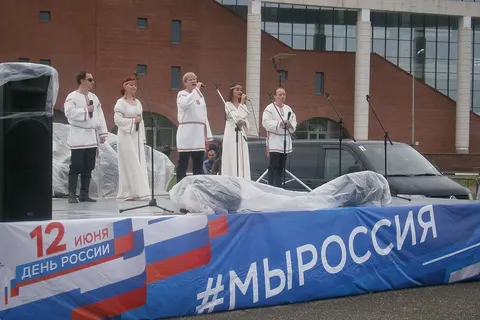 День России в Ярославле подтвердил - настоящую дружбу  народов не  разлить  даже  дождем