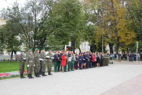 В Ярославле прошел смотр-конкурс почётных нарядов на Посту № 1