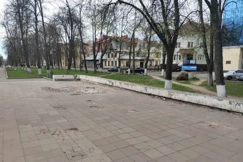 Накануне 9 мая в Ярославле рушится памятник 30-летию Победы