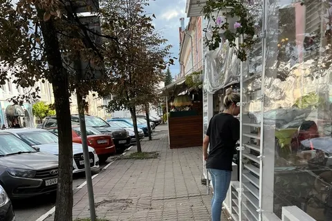 Мэрия грозит принудительным демонтажом кафе в центре Ярославля