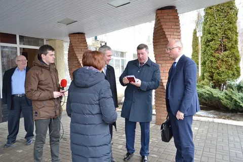 В Ярославле заместителю министра вручили паспорт
