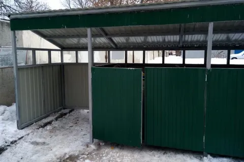 В Ярославле установили еще одну контейнерную площадку нового образца