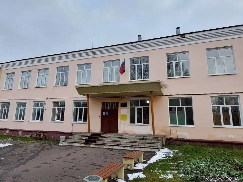 В Рыбинском округе начался ремонт Тихменевского центра образования