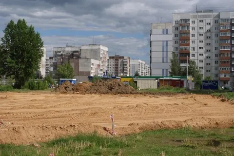 Алексей Малютин приостановил строительство платной парковки в Брагино