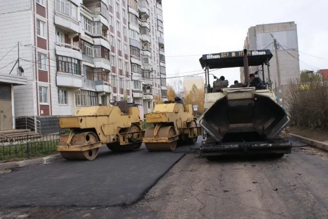 На проезде Моторостроителей в Ярославле завершаются ремонтные работы