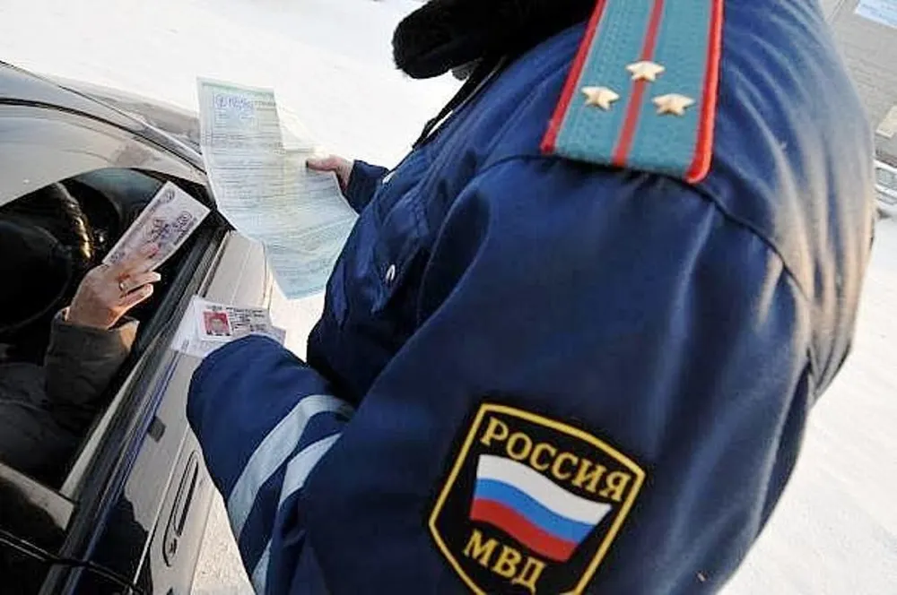 Ярославец предложил взятку в 5 тысяч рублей госавтоинспекторам