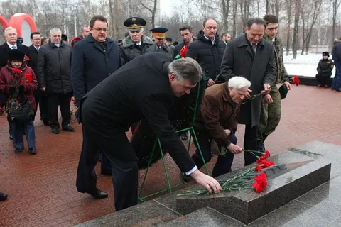 Сергей Ястребов принял участие в митинге, посвященном Дню защитника Отечества