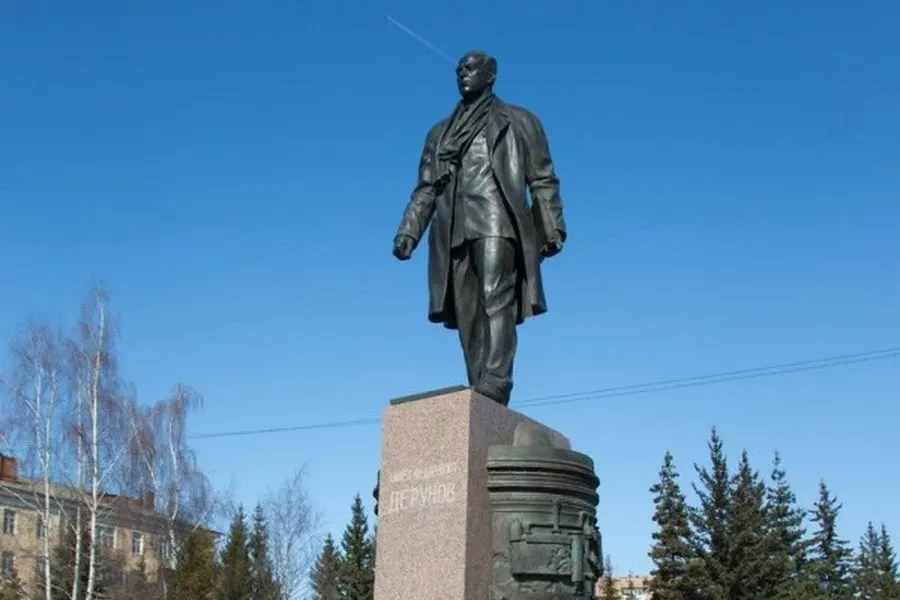В Рыбинске на памятник Дерунову установили QR-код
