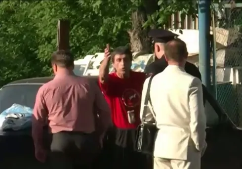 В Ярославле мужчина открыл стрельбу по сотрудникам суда