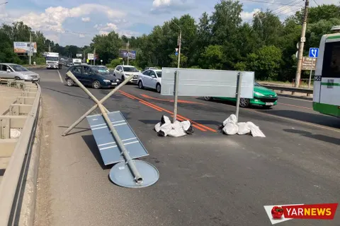 На Октябрьском мосту в Ярославле работает 9 человек
