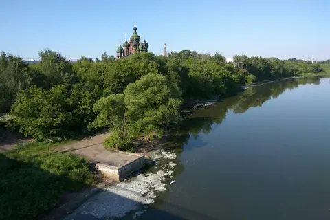 В Ярославле «Русские краски» сбросили грязные стоки в Которосль