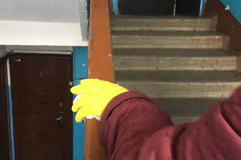 В Ярославской области дезинфицируют подъезды жилых домов – фото