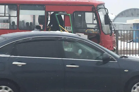 ДТП с участием двух маршруток: эксклюзивные фото с места аварий