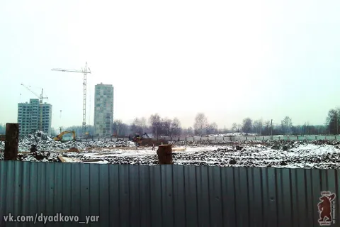 Во Фрунзенском районе Ярославля началось строительство аквапарка. С фото