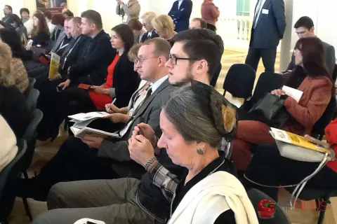 В Ярославле в театре имени Волкова продолжил работу медиафорум федеральных и региональных СМИ