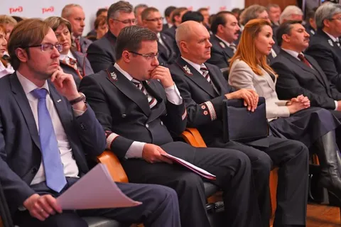 Сергей Ястребов и президент ОАО «РЖД» Владимир Якунин поздравили коллектив СЖД с победой в производственном соревновании
