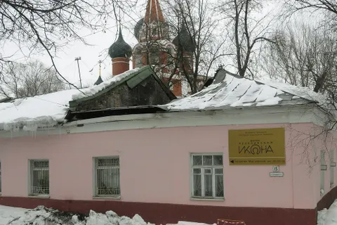 Ярославский художник-иконописец Николай Мухин: «Придется потратиться, но крышу починим. Ремонт уже начали»