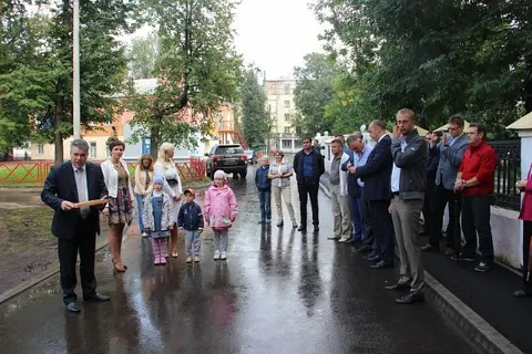 Депутаты муниципалитета Ярославля приняли участие в приемке дворов
