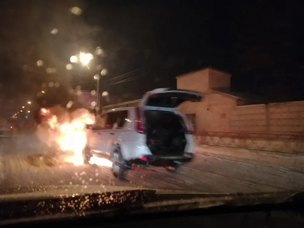 На Московском проспекте загорелся джип: кадры