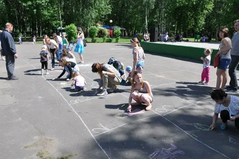 В Ярославле в День защиты детей прошел праздник «Обними ребенка»