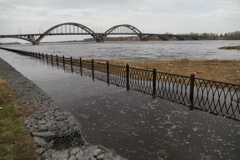 В Рыбинске затопило Волжскую набережную