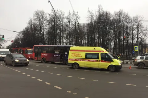 В центре Ярославля в ДТП попал пассажирский автобус