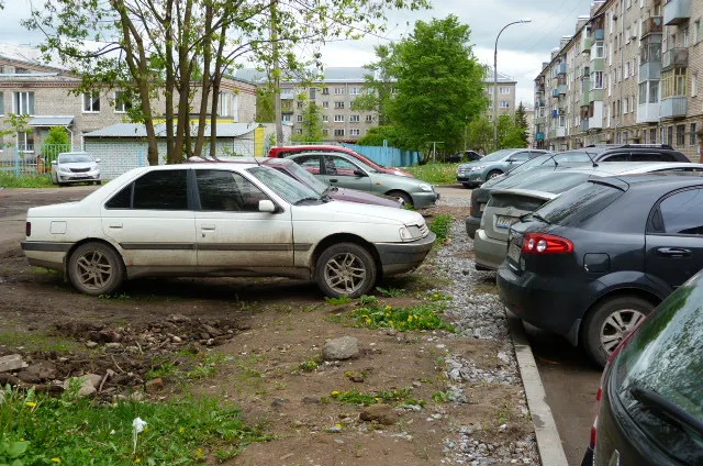 В Рыбинске прошел рейд по дворовым недостроям