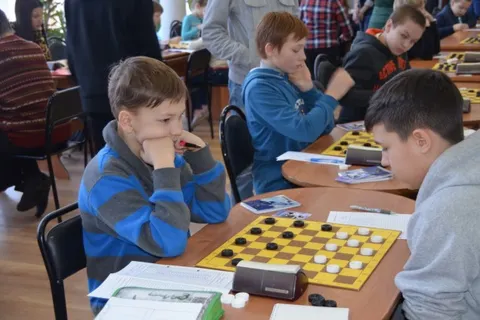 В Ярославле проходят региональные соревнования по русским шашкам